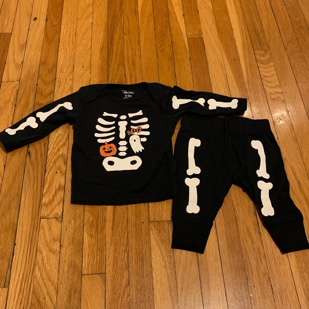 Carter’s Skeleton Halloween Baby Outfit